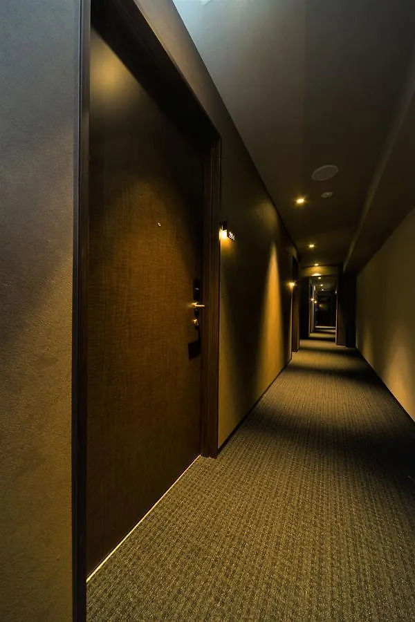 Shinsaibashi Crystal Hotel Ōsaka